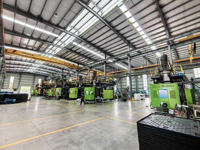 吹塑皮划艇等中空吹塑产品的专业生产工厂